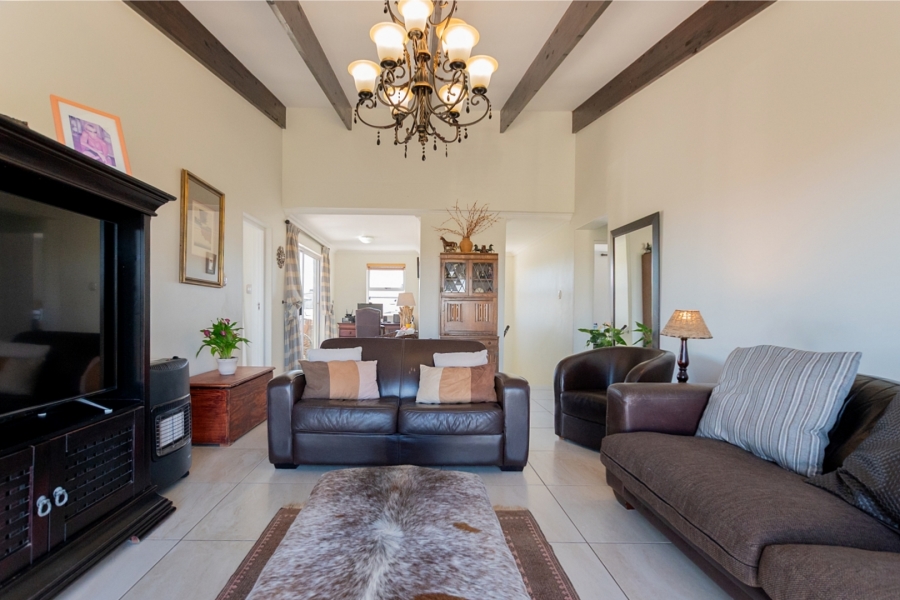 4 Bedroom Property for Sale in Sunset Estate Western Cape